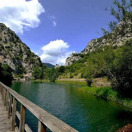 Rural Fuentes De Lucia Fresnedo (Asturias)
